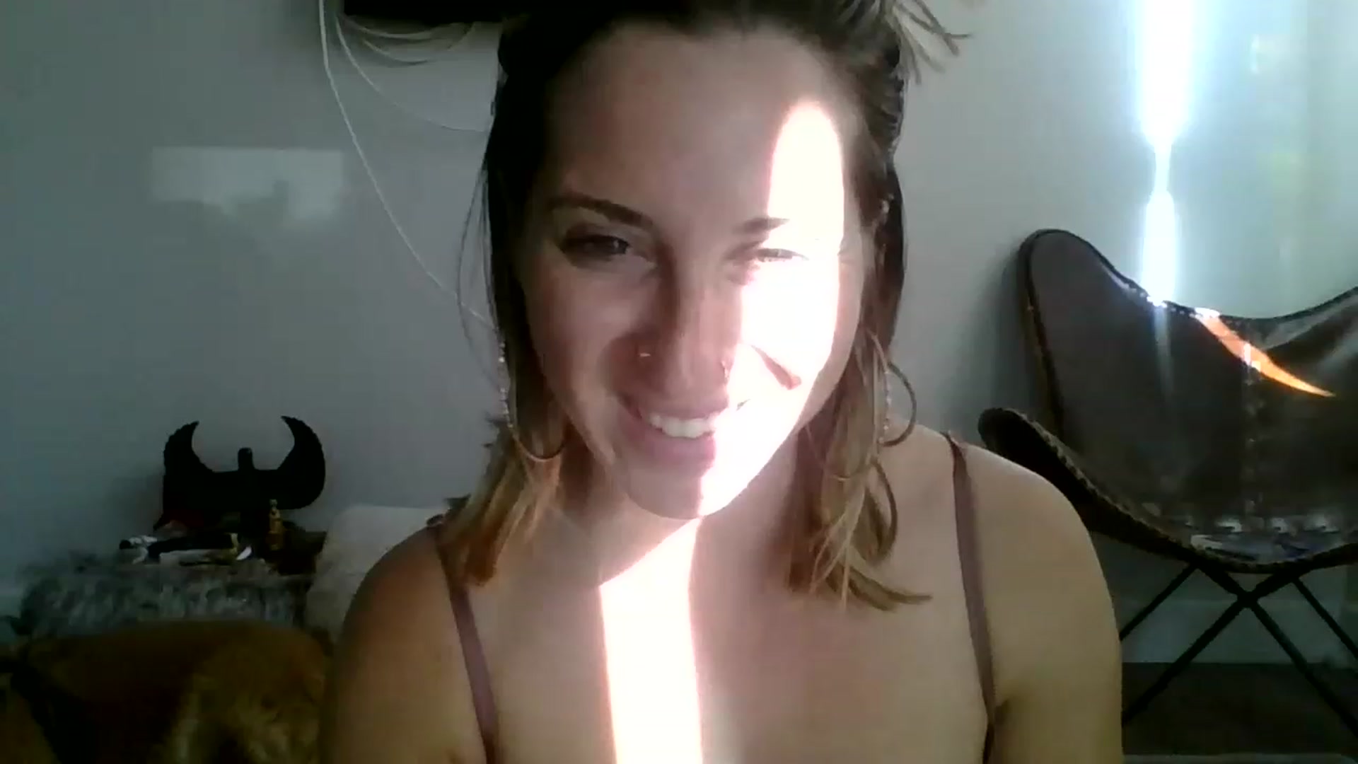 Gallery image thumbnail from Amethyst_Gem's myfreecams stream on, 02/19/2023, 23:32 image 16 of 20