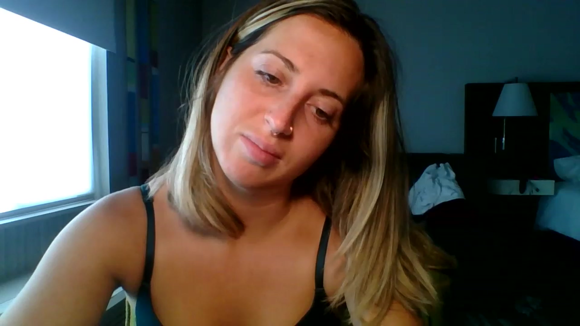 Gallery image thumbnail from Amethyst_Gem's myfreecams stream on, 05/01/2023, 16:55 image 9 of 20