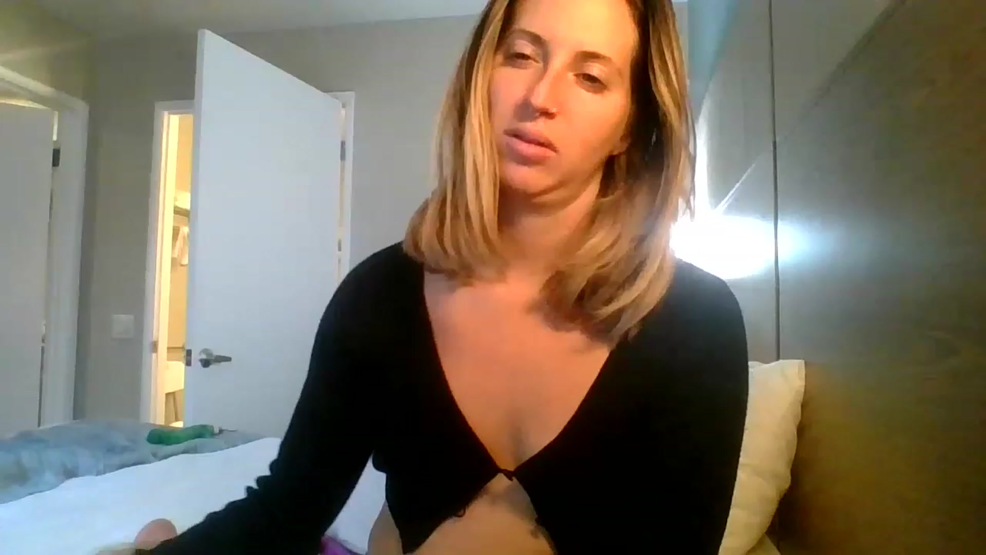 Gallery image thumbnail from Amethyst_Gem's myfreecams stream on, 05/02/2023, 16:31 image 11 of 20