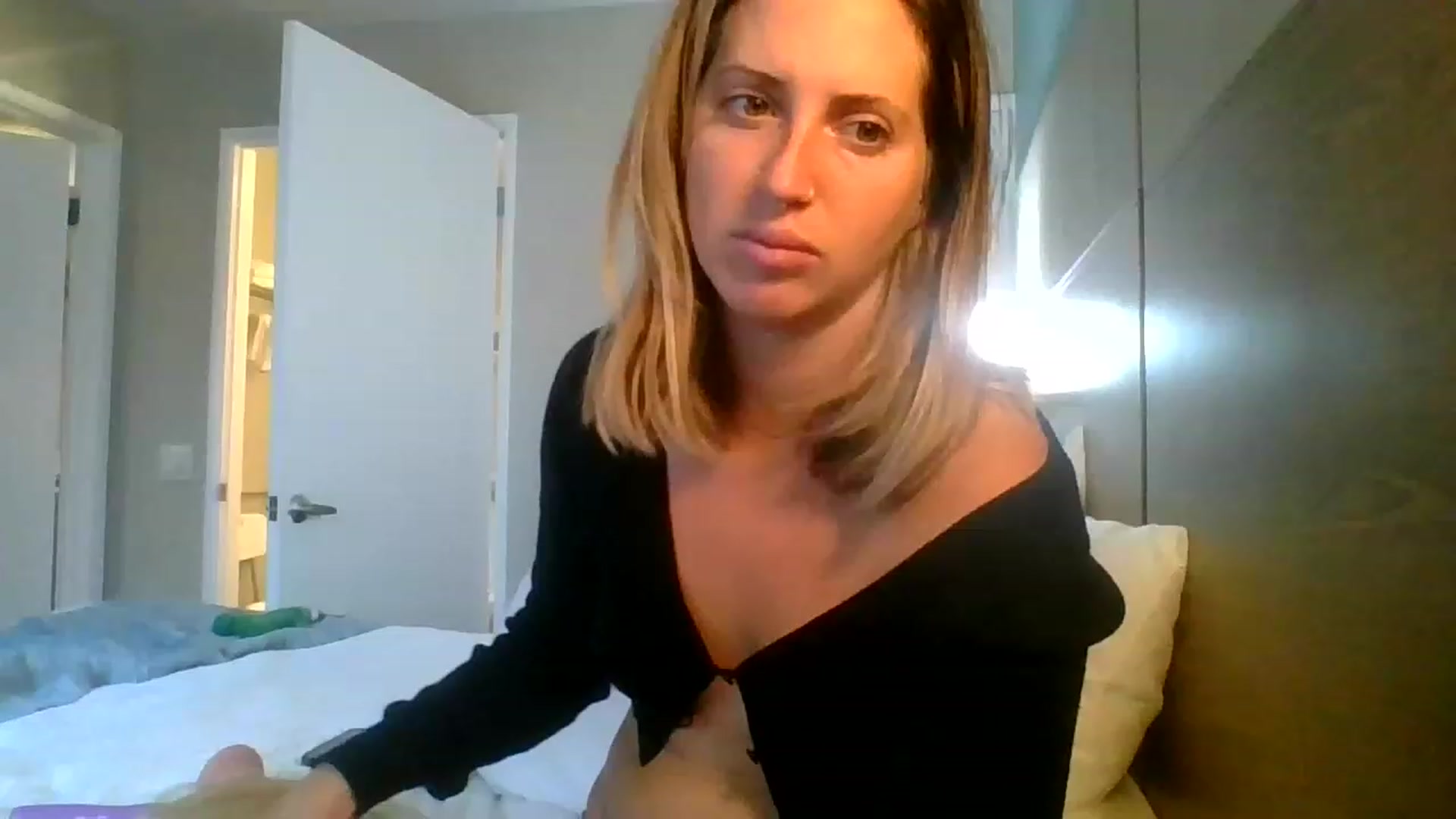 Gallery image thumbnail from Amethyst_Gem's myfreecams stream on, 05/02/2023, 16:31 image 17 of 20
