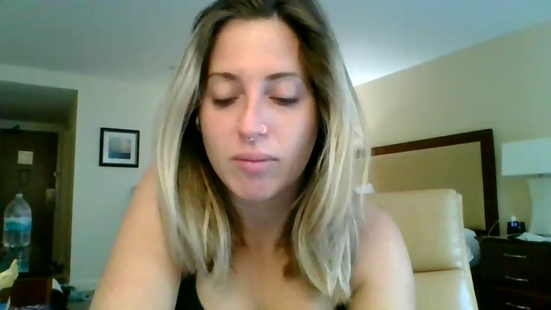 Gallery image thumbnail from Amethyst_Gem's myfreecams stream on, 05/15/2023, 16:51 image 1 of 20