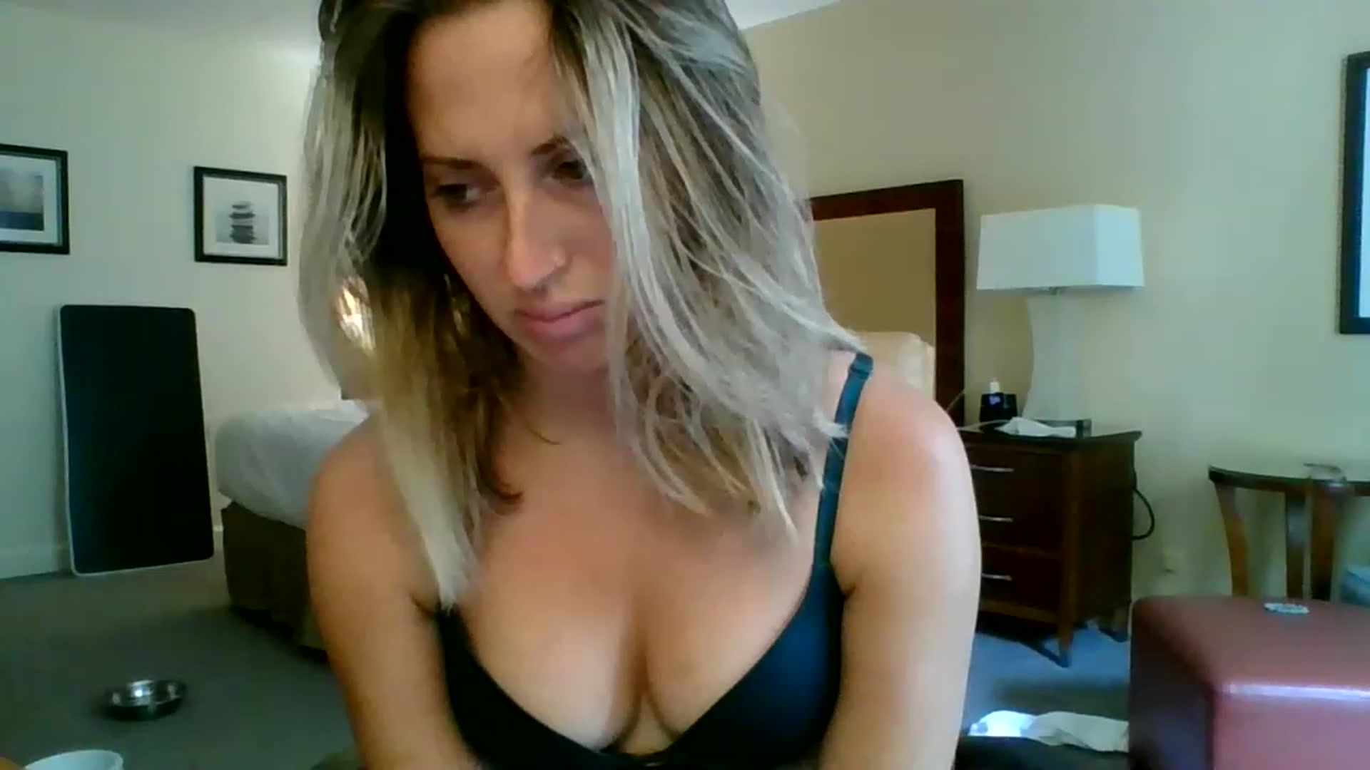 Gallery image thumbnail from Amethyst_Gem's myfreecams stream on, 05/15/2023, 16:51 image 18 of 20
