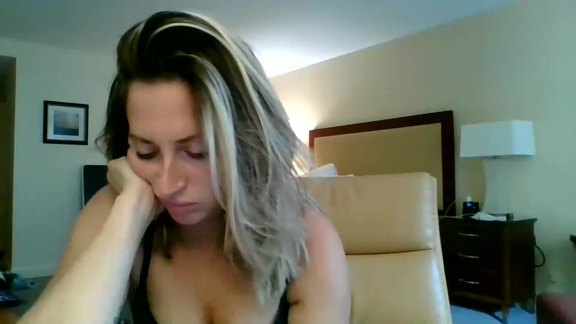 Gallery image thumbnail from Amethyst_Gem's myfreecams stream on, 05/15/2023, 16:51 image 16 of 20