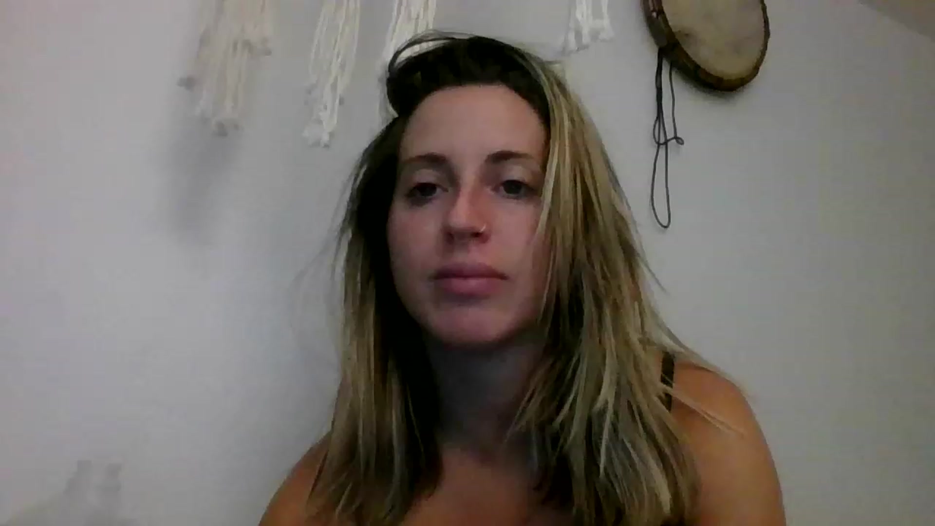 Gallery image thumbnail from Amethyst_Gem's myfreecams stream on, 06/06/2023, 18:31 image 16 of 20