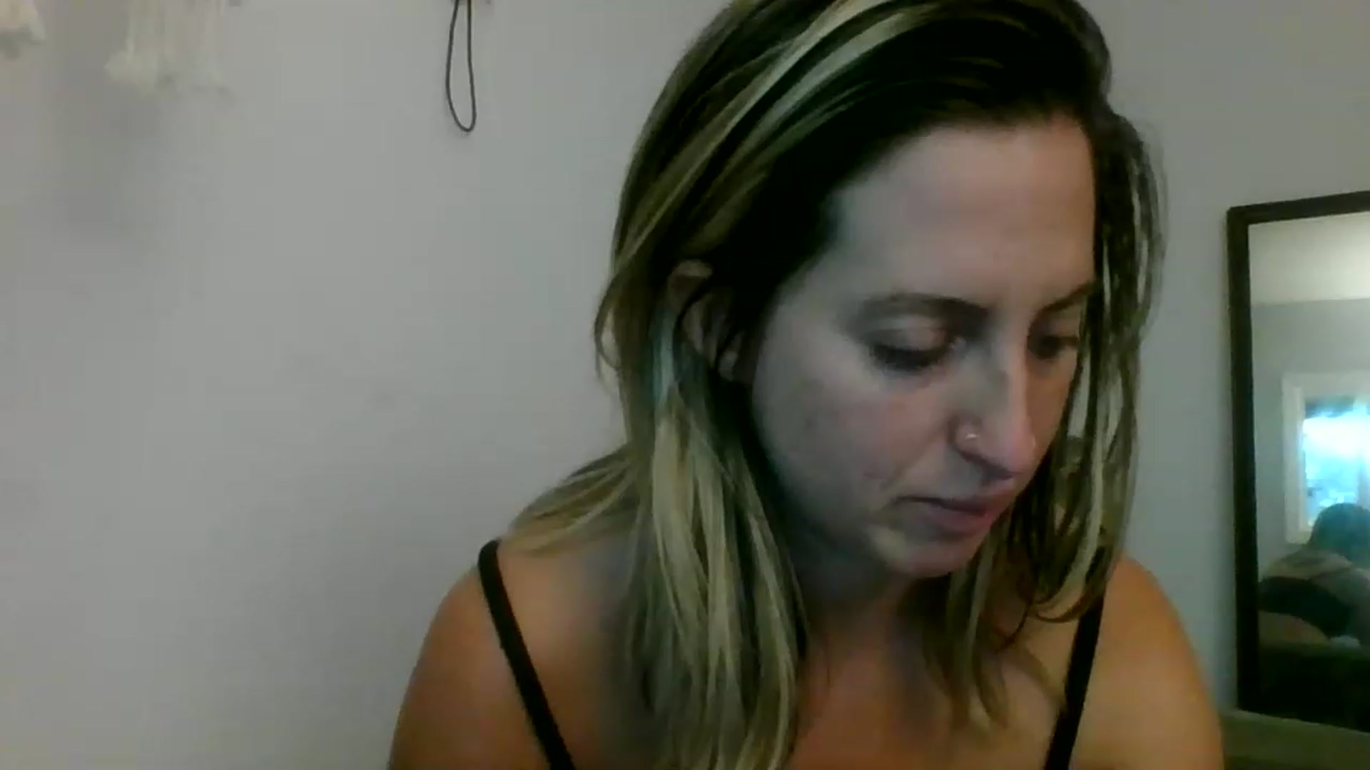 Gallery image thumbnail from Amethyst_Gem's myfreecams stream on, 06/06/2023, 18:31 image 2 of 20