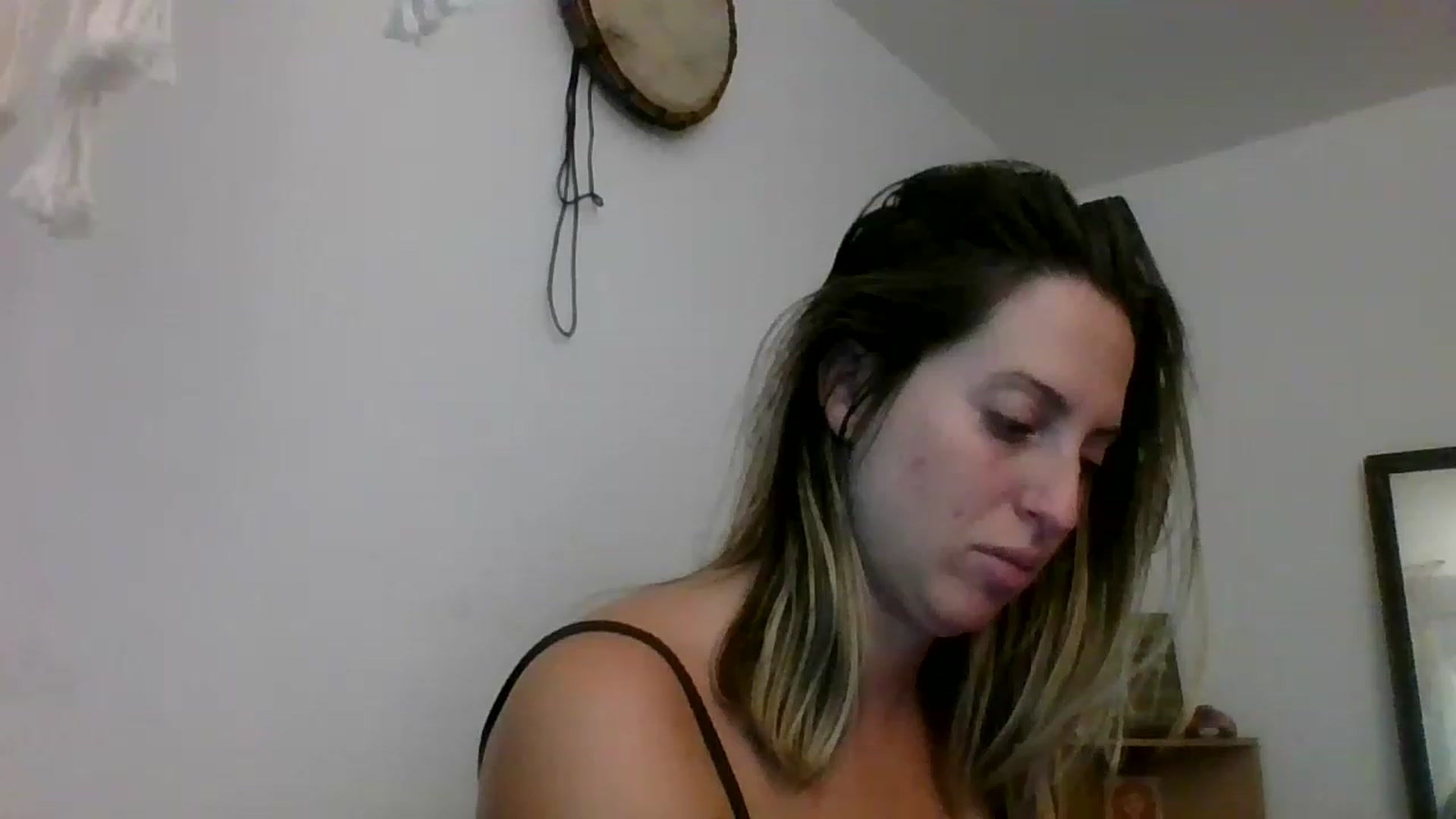 Gallery image thumbnail from Amethyst_Gem's myfreecams stream on, 06/06/2023, 18:31 image 11 of 20