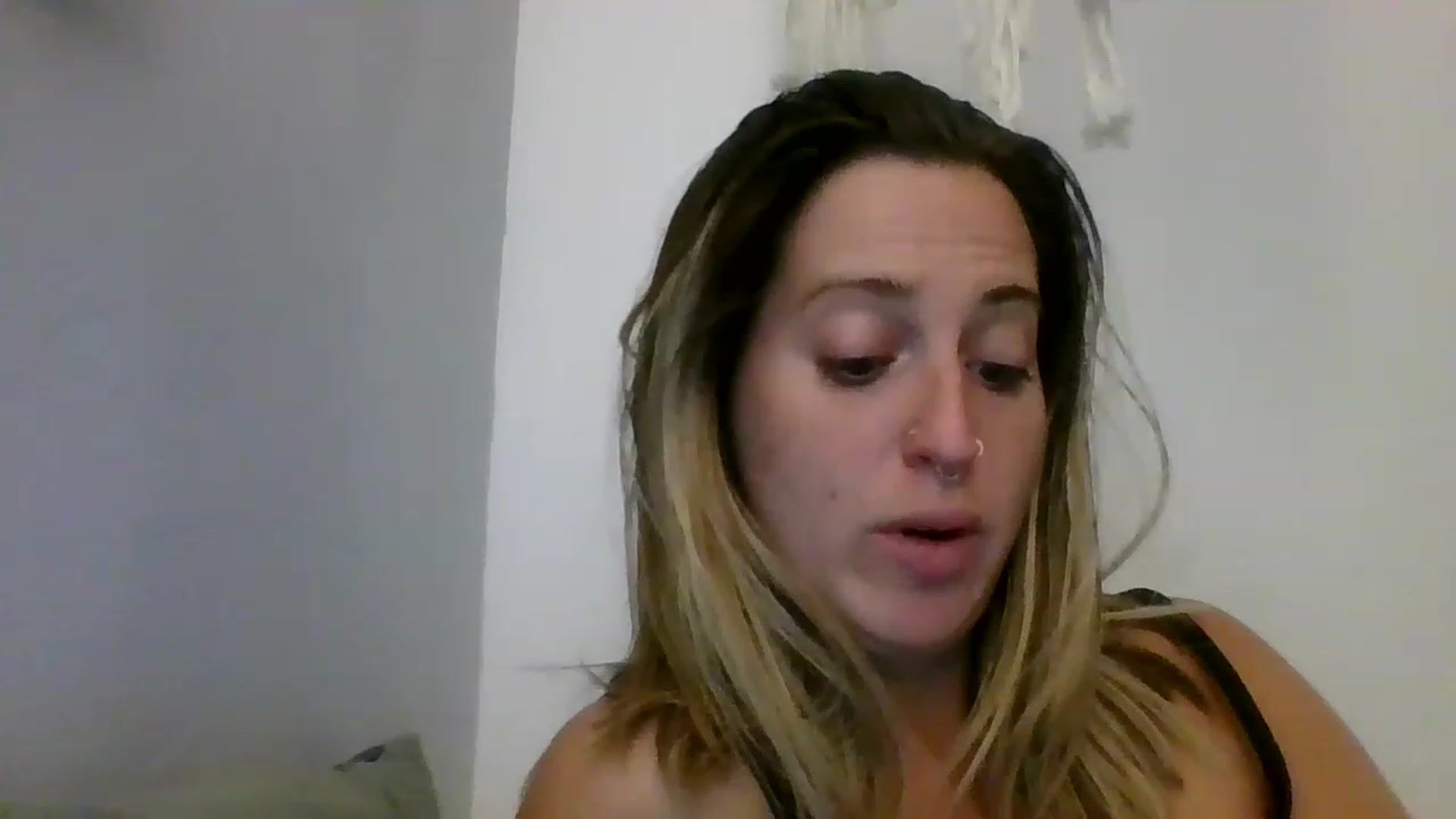 Gallery image thumbnail from Amethyst_Gem's myfreecams stream on, 06/06/2023, 18:31 image 13 of 20