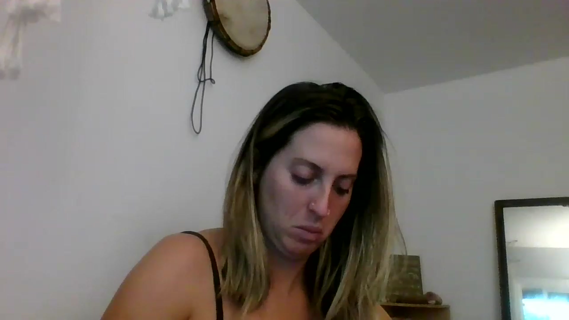 Gallery image thumbnail from Amethyst_Gem's myfreecams stream on, 06/06/2023, 18:31 image 9 of 20