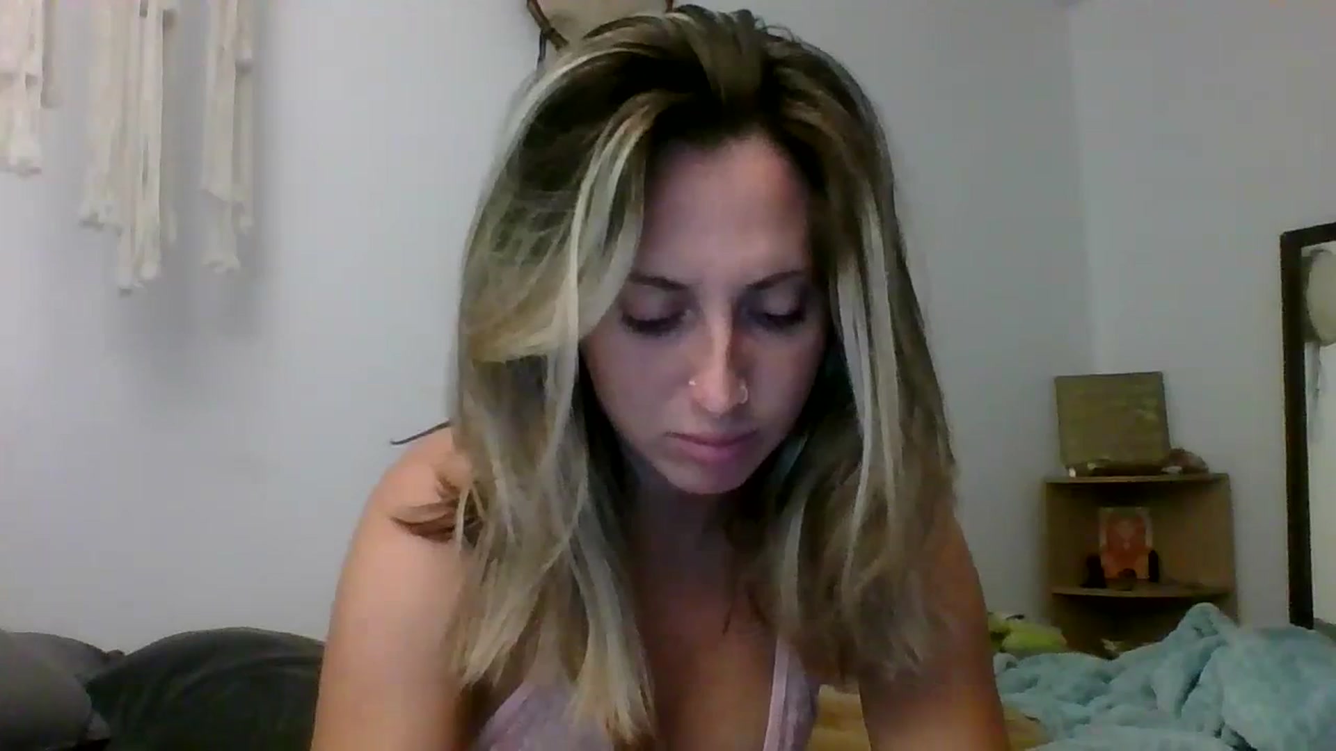 Gallery image thumbnail from Amethyst_Gem's myfreecams stream on, 06/16/2023, 22:00 image 7 of 20