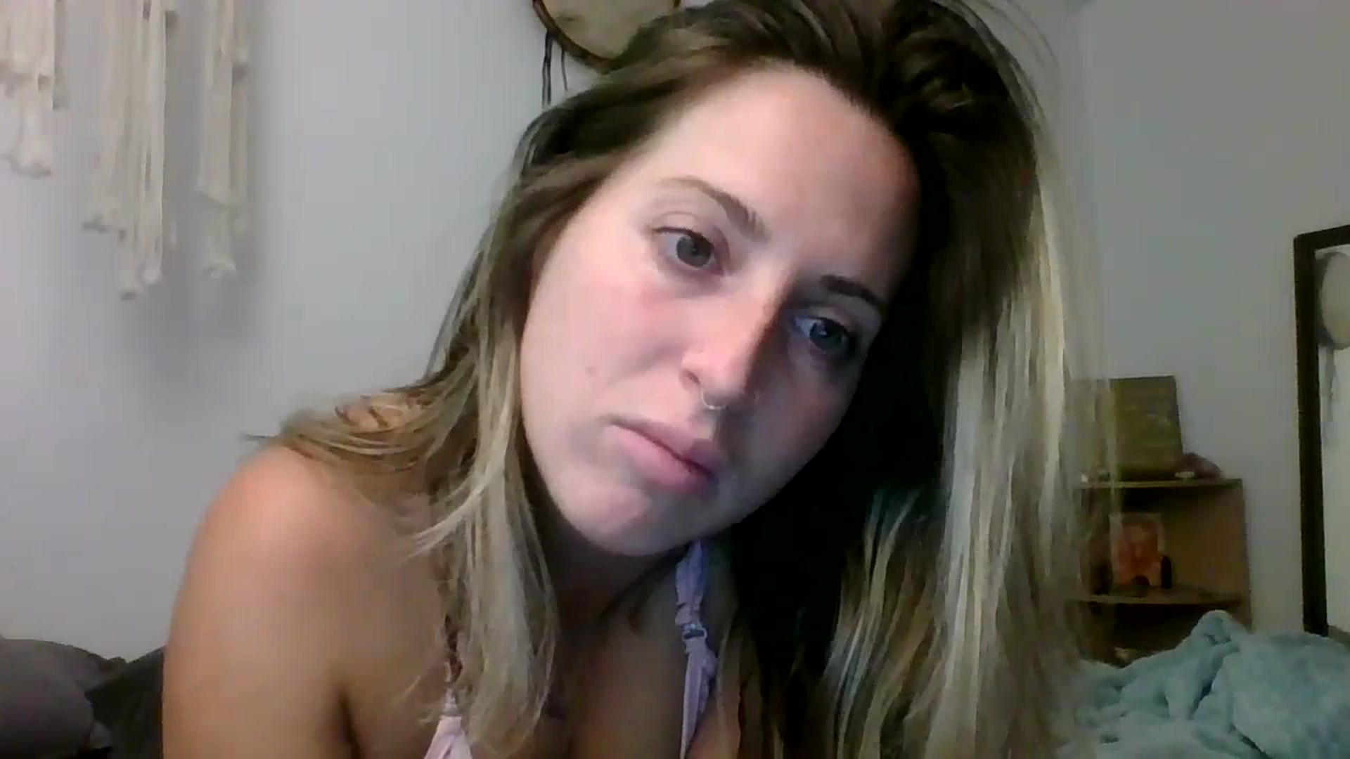 Gallery image thumbnail from Amethyst_Gem's myfreecams stream on, 06/16/2023, 22:00 image 8 of 20
