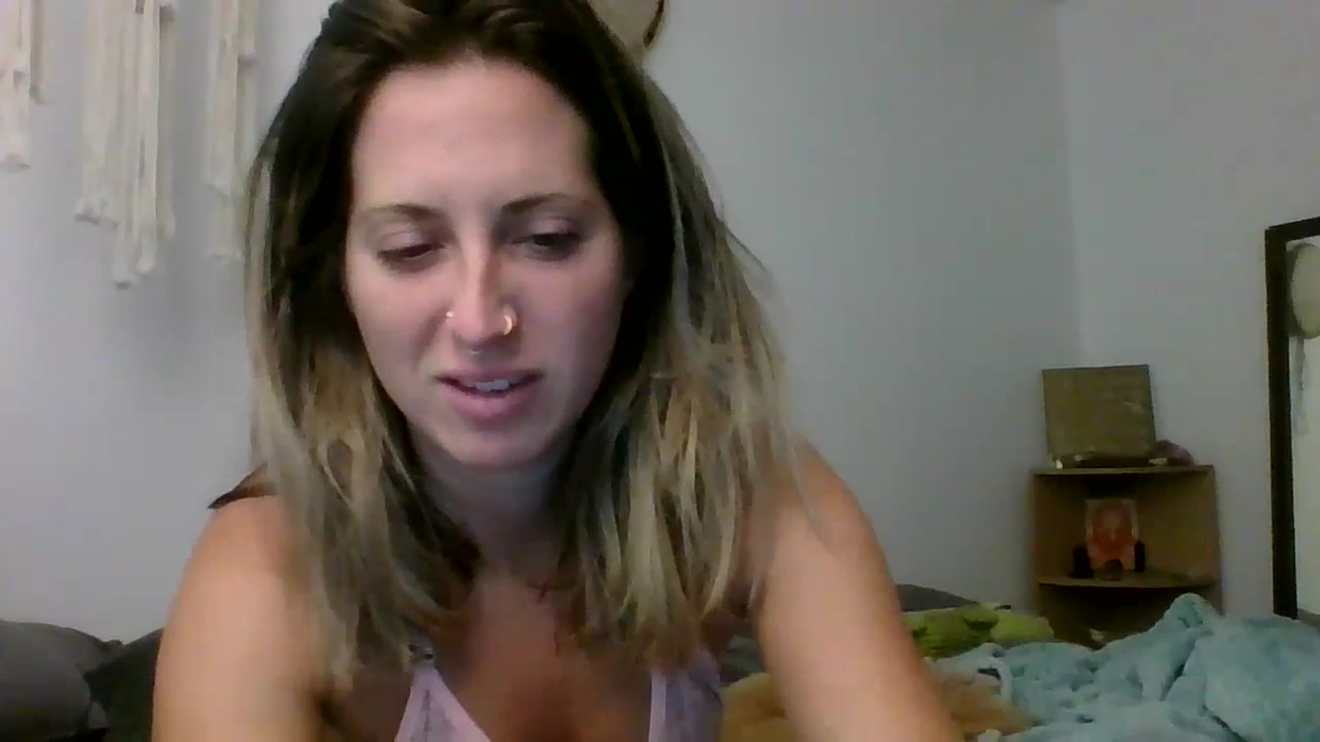 Gallery image thumbnail from Amethyst_Gem's myfreecams stream on, 06/16/2023, 22:00 image 10 of 20