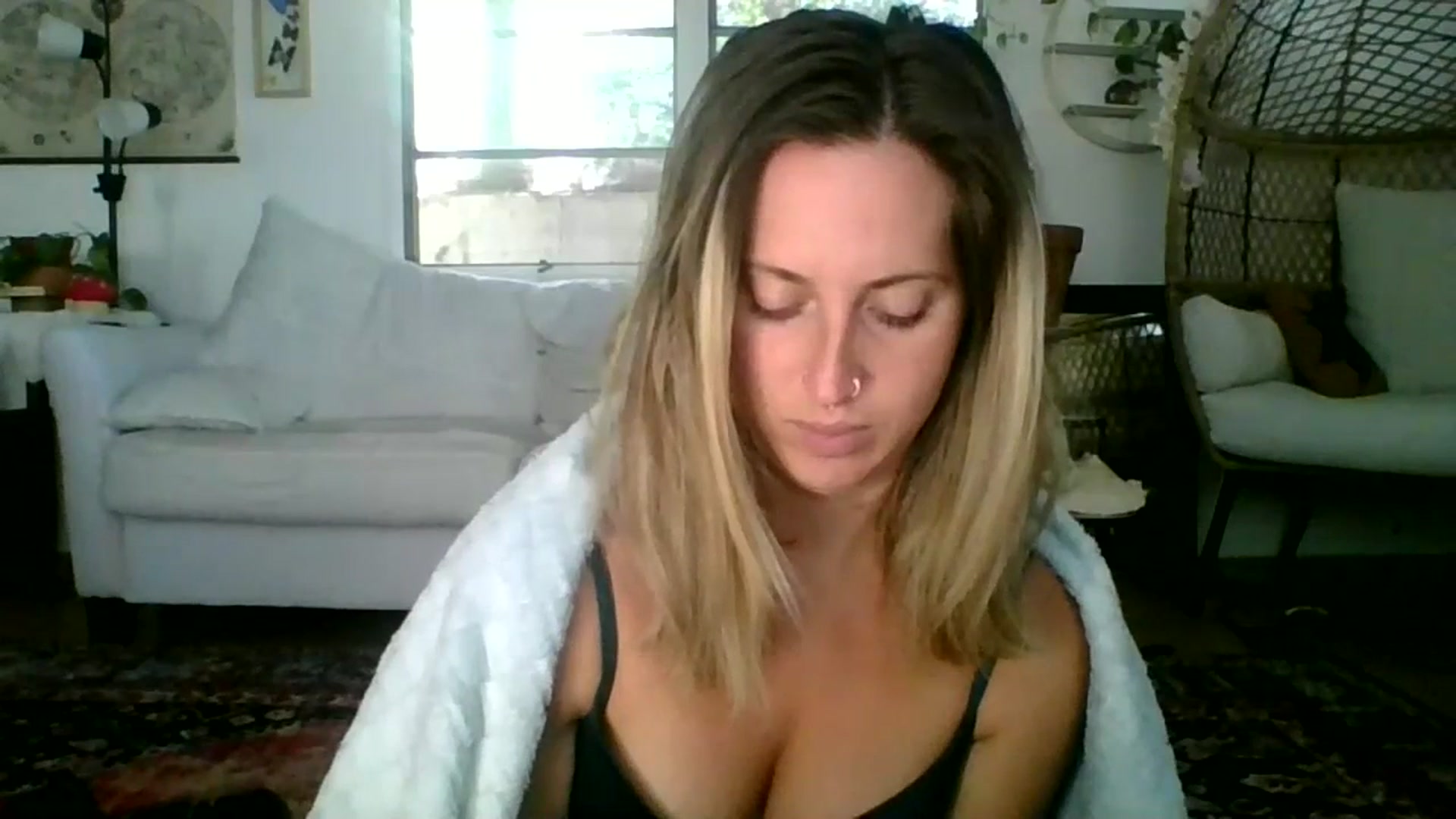 Gallery image thumbnail from Amethyst_Gem's myfreecams stream on, 06/24/2023, 17:16 image 20 of 20