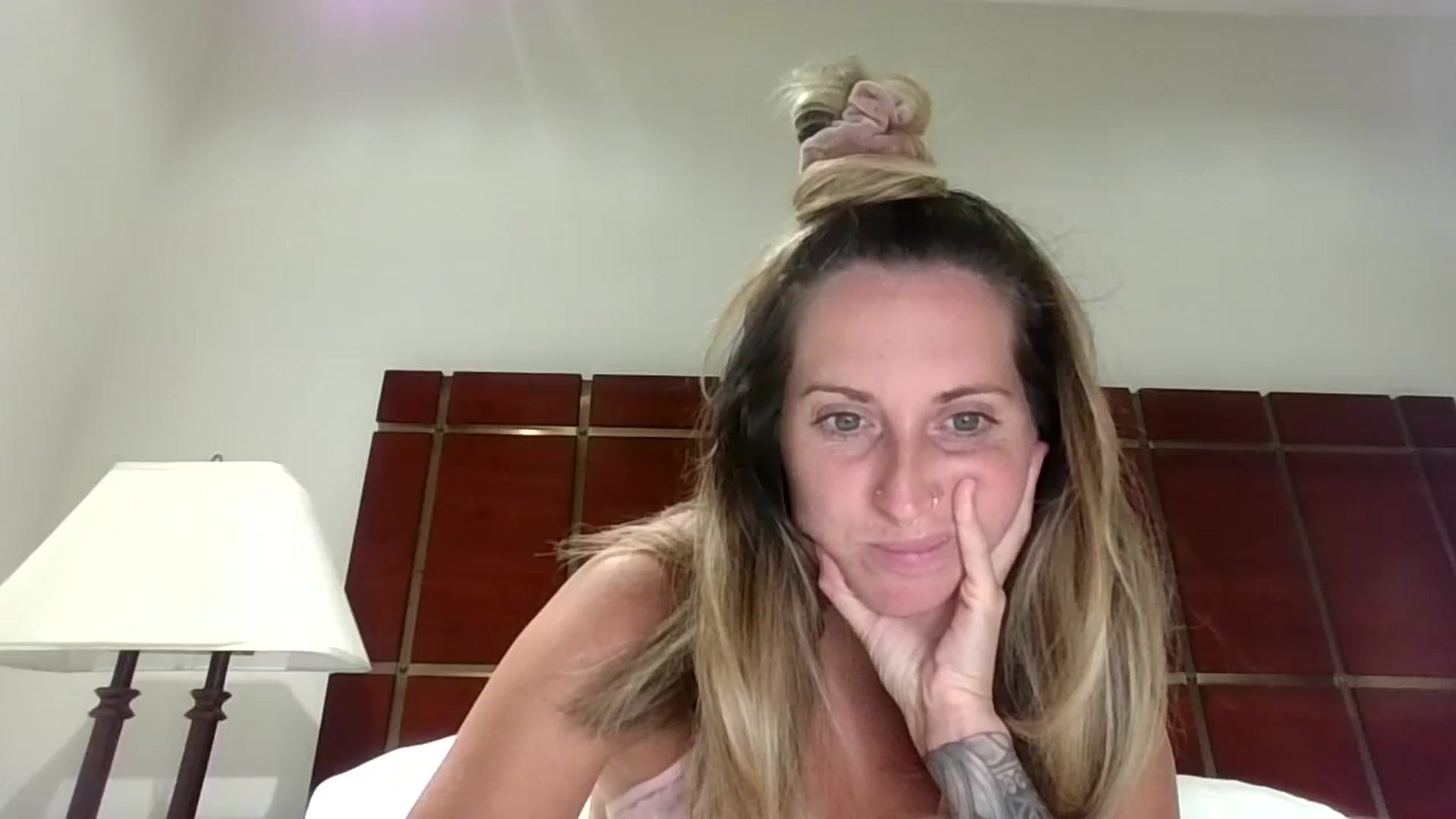 Gallery image thumbnail from Amethyst_Gem's myfreecams stream on, 08/16/2023, 03:22 image 2 of 20