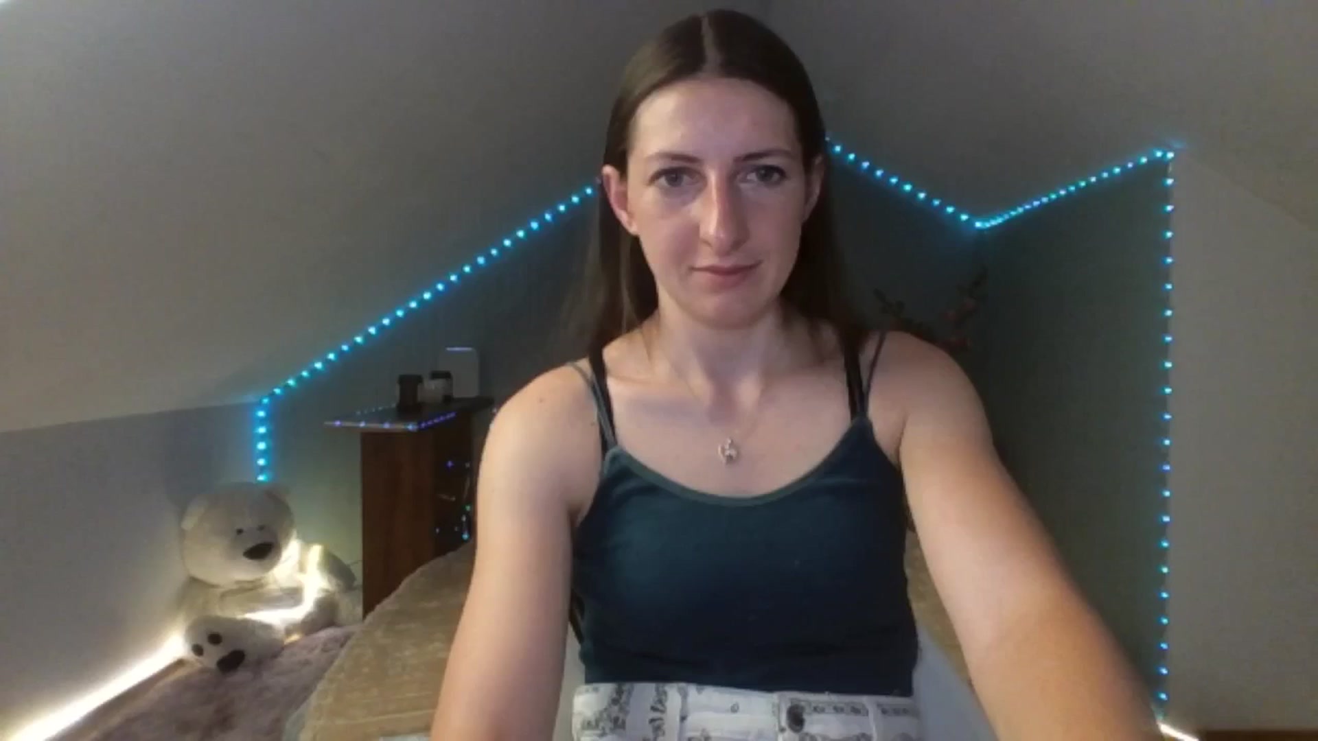 Gallery image thumbnail from AmiLune's myfreecams stream on, 06/30/2025, 08:11 image 16 of 20