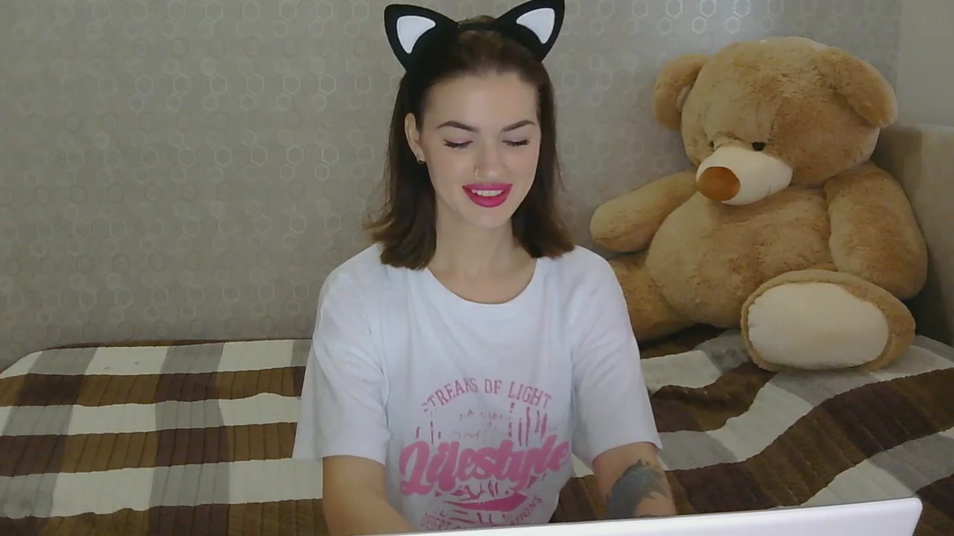 Gallery image thumbnail from AmiRey's myfreecams stream on, 11/25/2025, 12:23 image 7 of 20