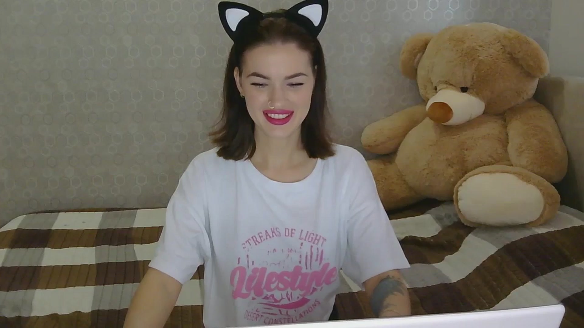 Gallery image thumbnail from AmiRey's myfreecams stream on, 11/25/2025, 12:23 image 6 of 20