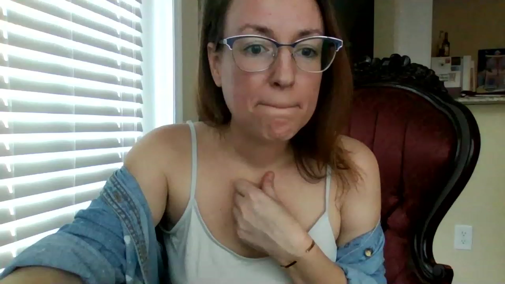 Gallery image thumbnail from AmiRobertsXO's myfreecams stream on, 07/15/2023, 19:54 image 2 of 20