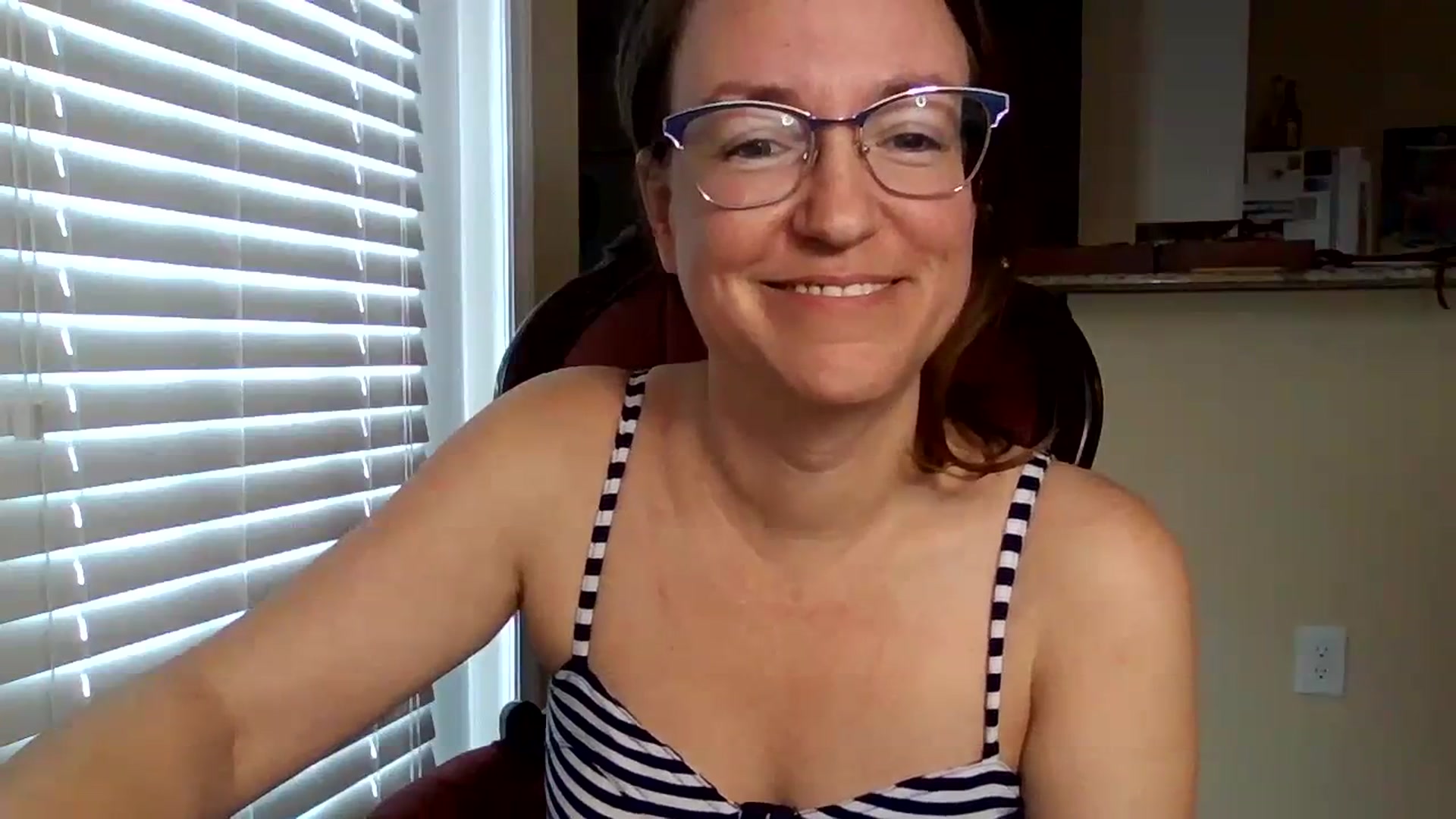 Gallery image thumbnail from AmiRobertsXO's myfreecams stream on, 07/22/2023, 19:41 image 8 of 20