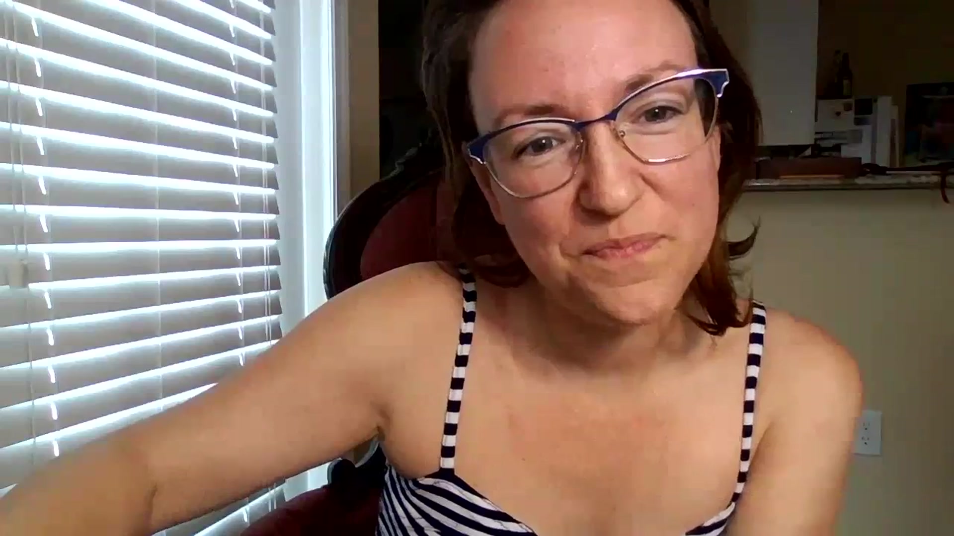 Gallery image thumbnail from AmiRobertsXO's myfreecams stream on, 07/22/2023, 19:41 image 7 of 20