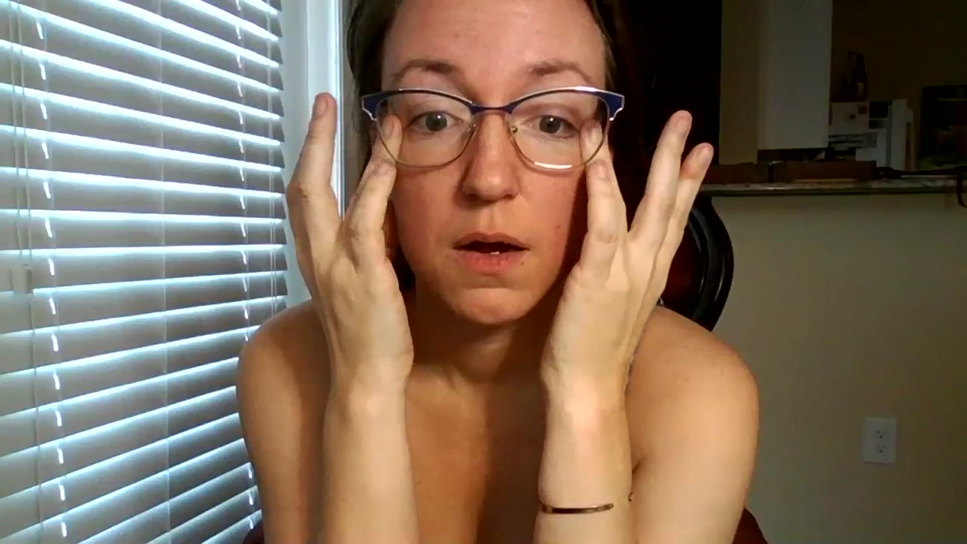 Gallery image thumbnail from AmiRobertsXO's myfreecams stream on, 07/22/2023, 19:41 image 17 of 20