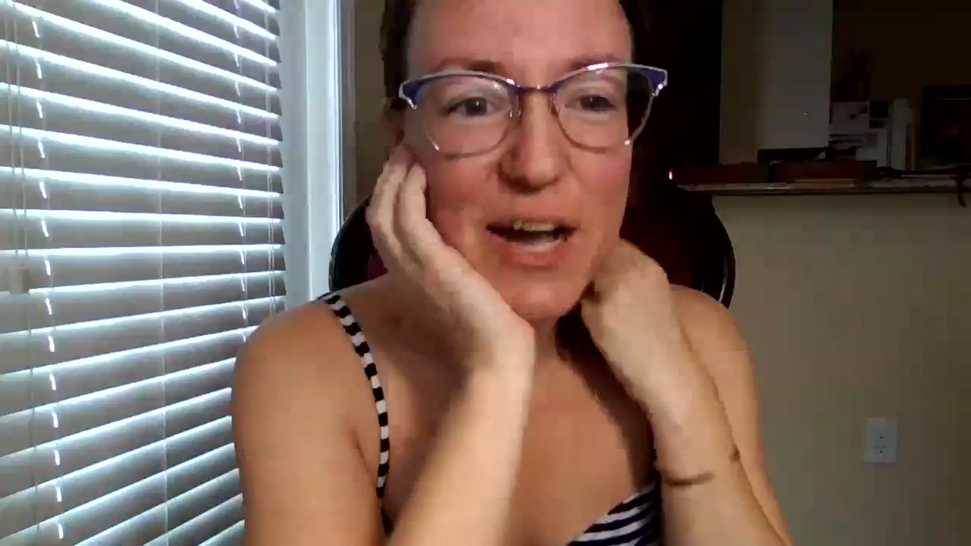 Gallery image thumbnail from AmiRobertsXO's myfreecams stream on, 07/22/2023, 19:41 image 5 of 20