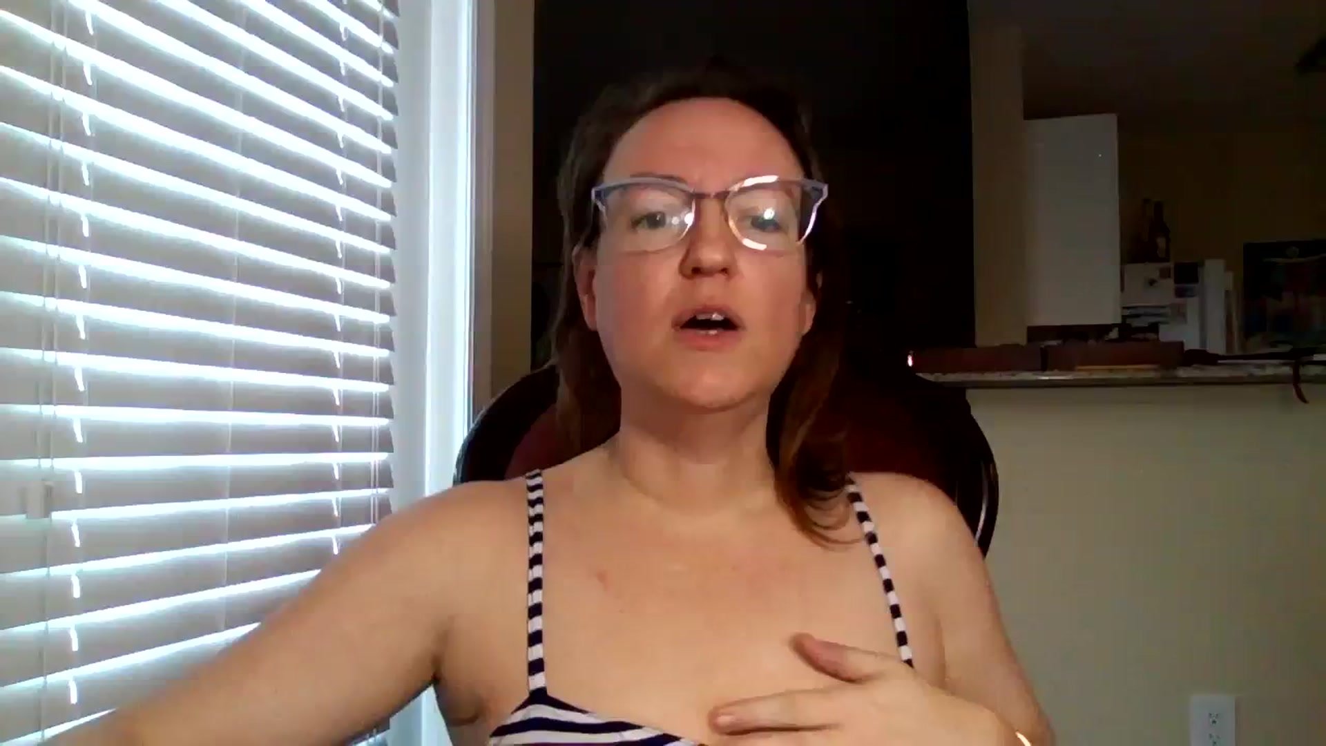 Gallery image thumbnail from AmiRobertsXO's myfreecams stream on, 07/22/2023, 19:41 image 11 of 20