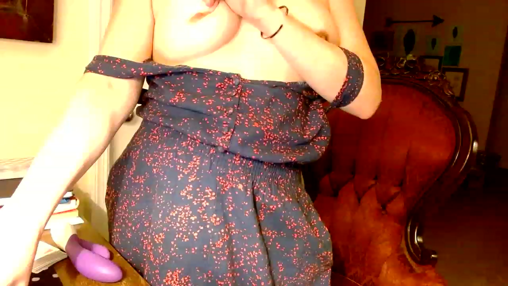 Gallery image thumbnail from AmiRobertsXO's myfreecams stream on, 08/13/2023, 08:10 image 19 of 20