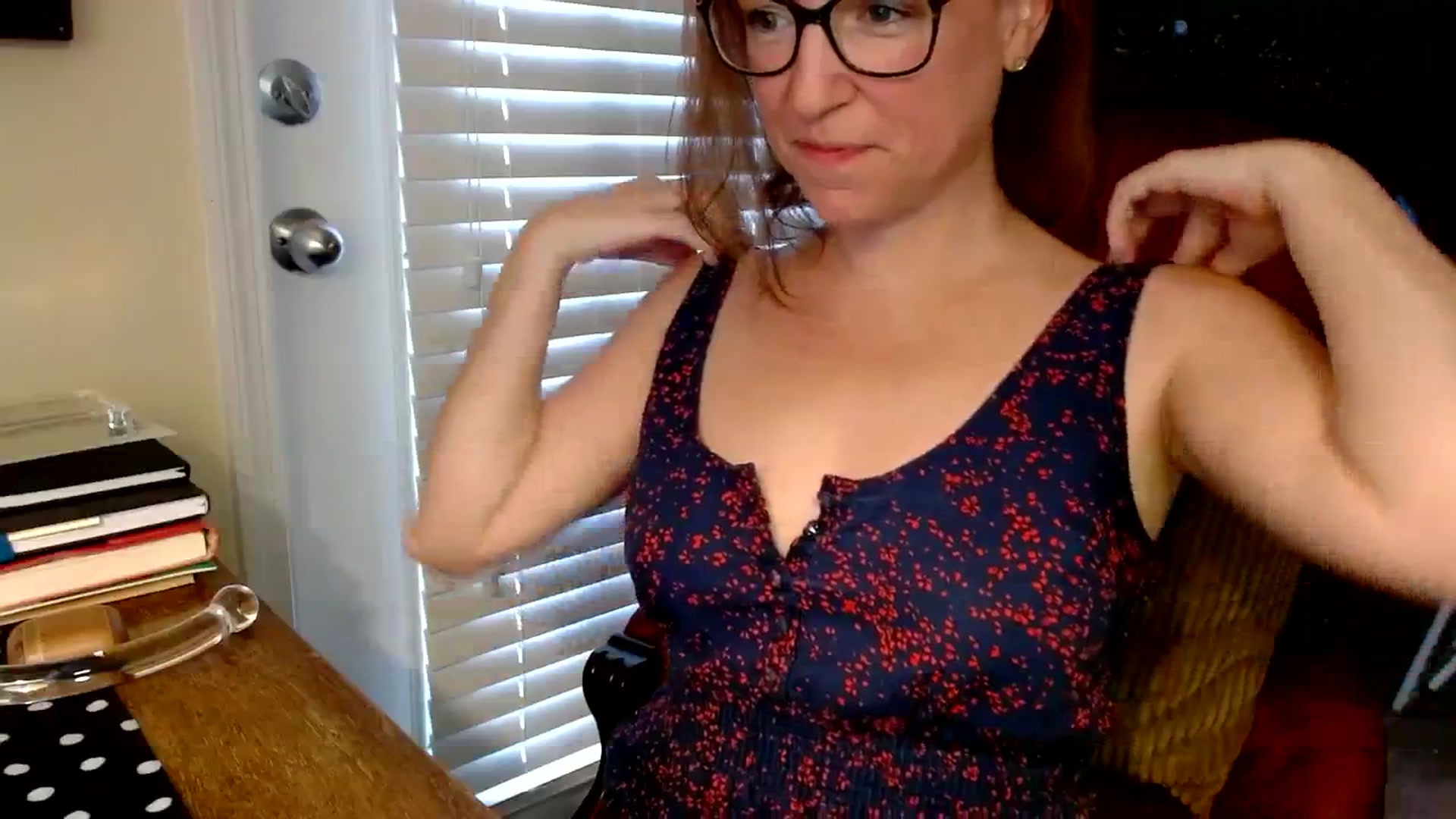 Gallery image thumbnail from AmiRobertsXO's myfreecams stream on, 08/26/2023, 12:00 image 17 of 20