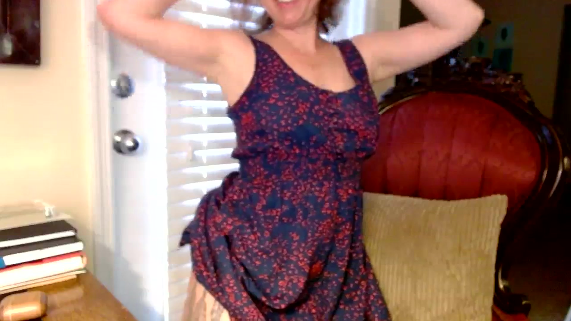 Gallery image thumbnail from AmiRobertsXO's myfreecams stream on, 08/26/2023, 12:00 image 4 of 20