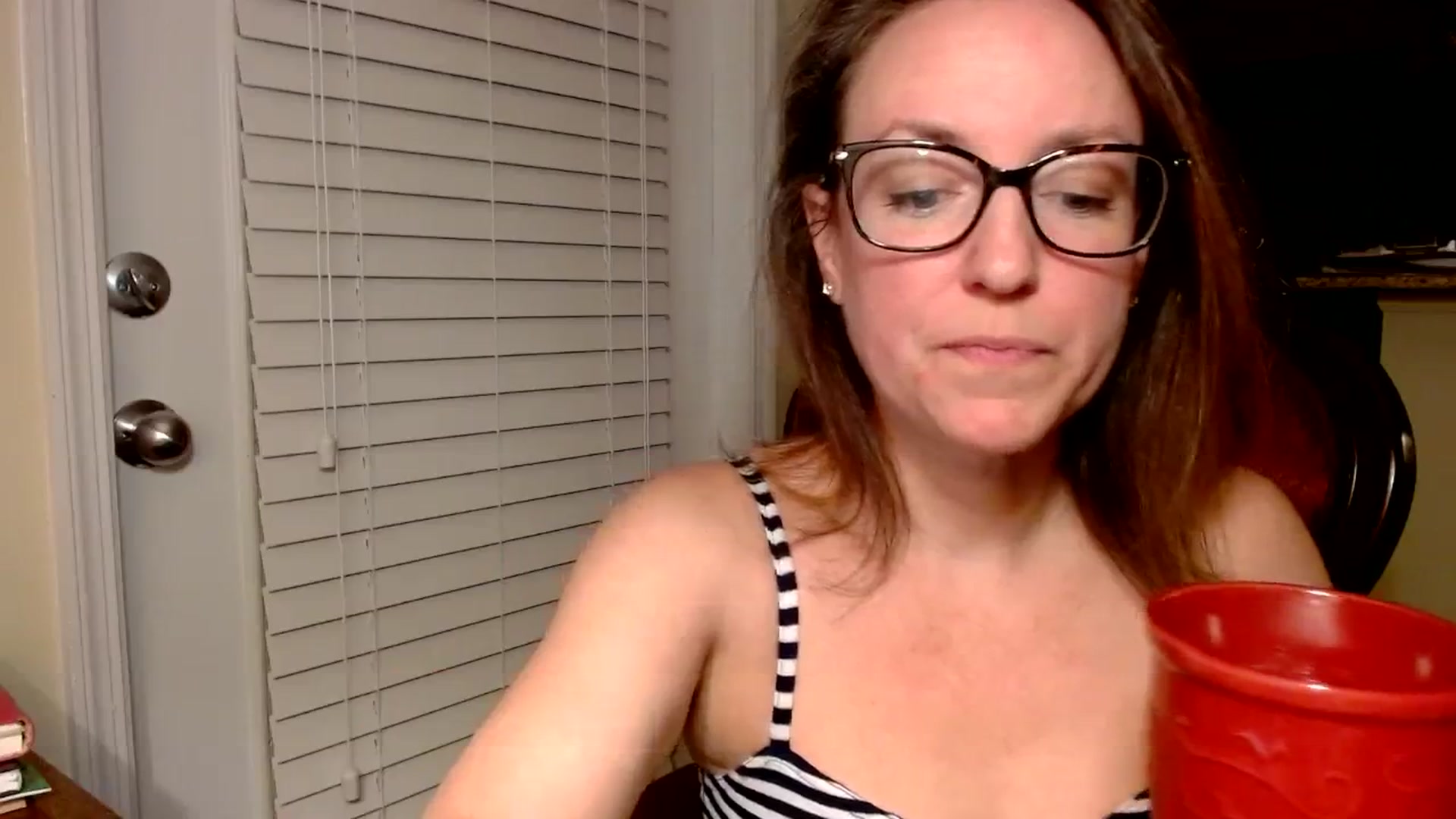 Gallery image thumbnail from AmiRobertsXO's myfreecams stream on, 08/28/2023, 11:13 image 6 of 20