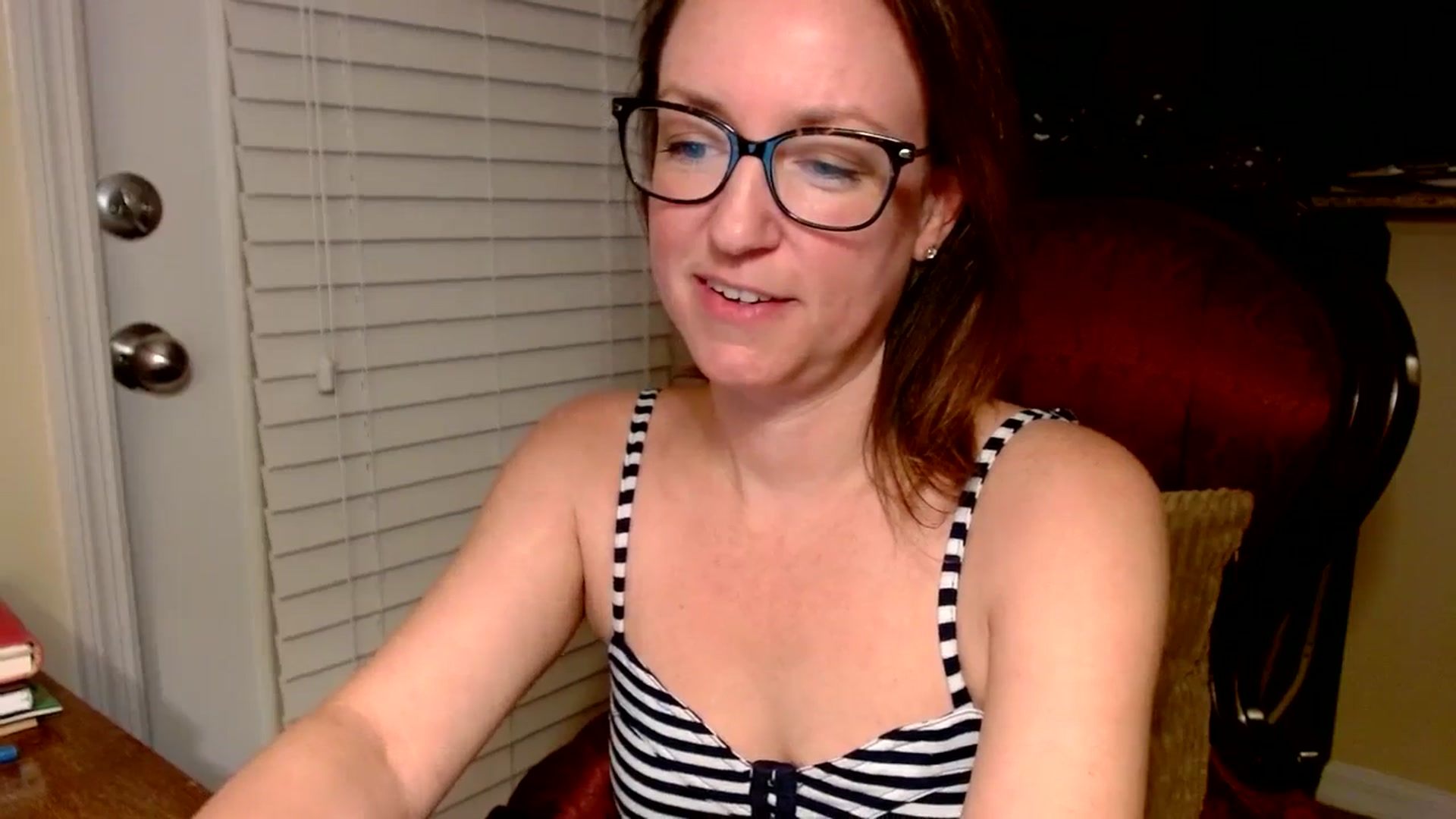 Gallery image thumbnail from AmiRobertsXO's myfreecams stream on, 08/28/2023, 11:13 image 15 of 20