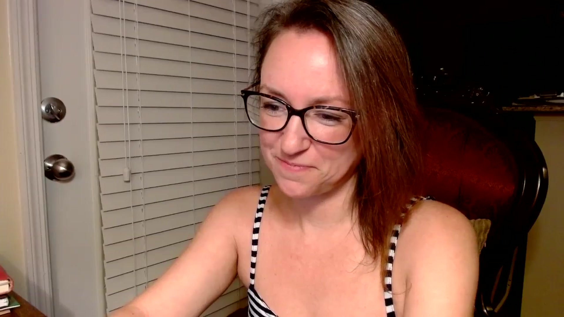 Gallery image thumbnail from AmiRobertsXO's myfreecams stream on, 08/28/2023, 11:13 image 7 of 20