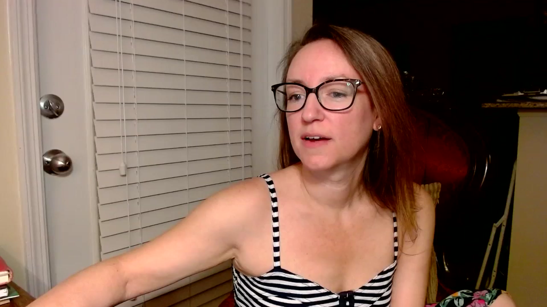 Gallery image thumbnail from AmiRobertsXO's myfreecams stream on, 08/28/2023, 11:13 image 1 of 20