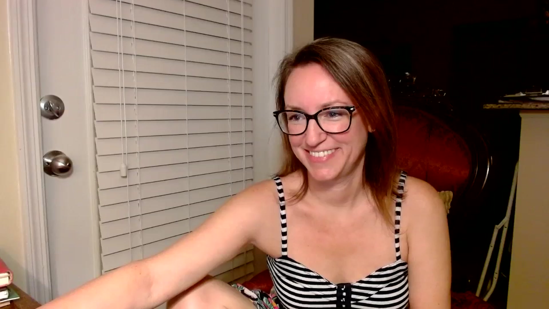 Gallery image thumbnail from AmiRobertsXO's myfreecams stream on, 08/28/2023, 11:13 image 2 of 20