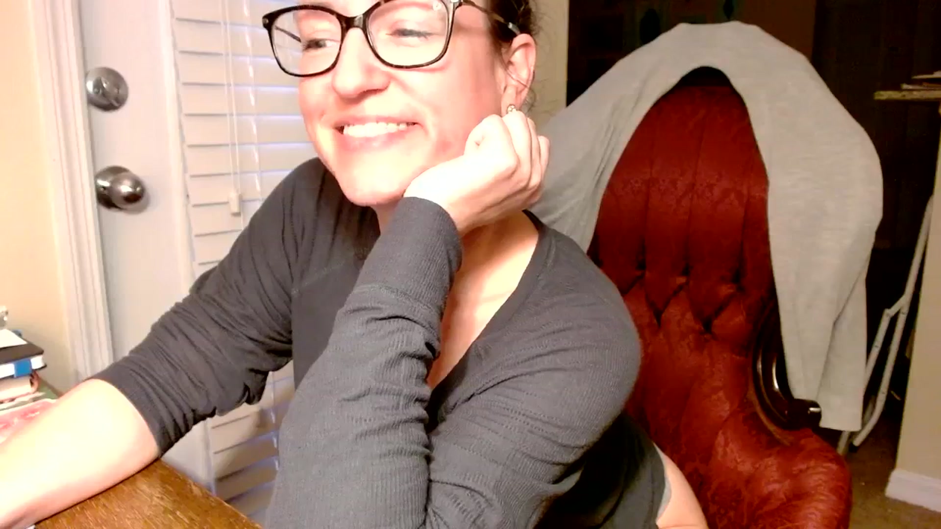 Gallery image thumbnail from AmiRobertsXO's myfreecams stream on, 08/29/2023, 12:04 image 12 of 20