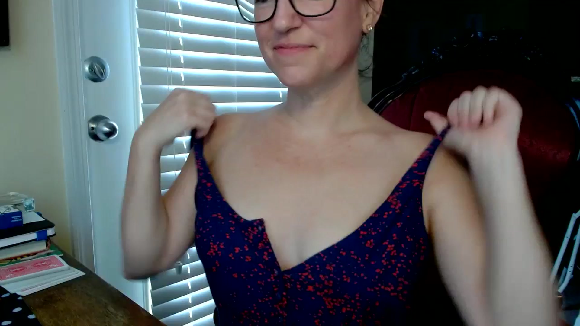 Gallery image thumbnail from AmiRobertsXO's myfreecams stream on, 08/29/2023, 14:18 image 4 of 20
