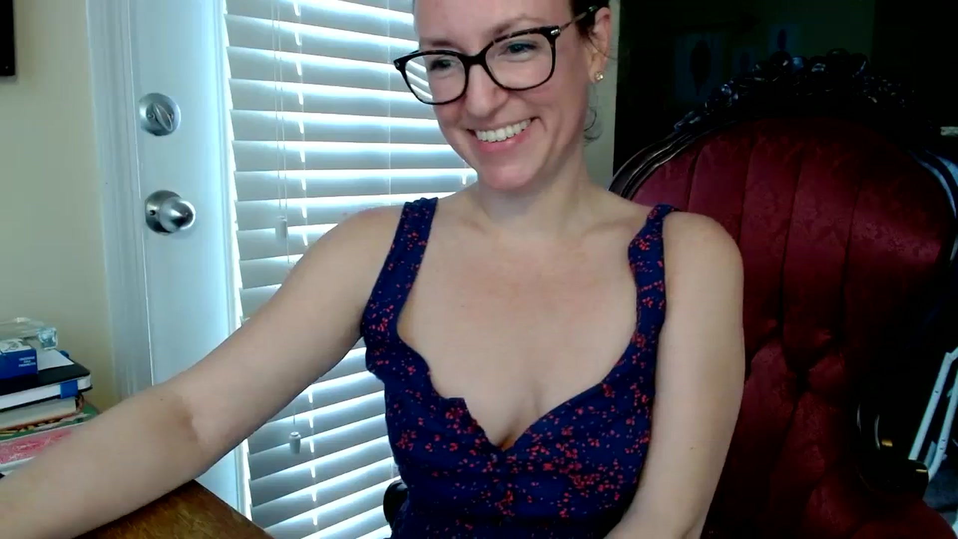 Gallery image thumbnail from AmiRobertsXO's myfreecams stream on, 08/29/2023, 14:18 image 10 of 20