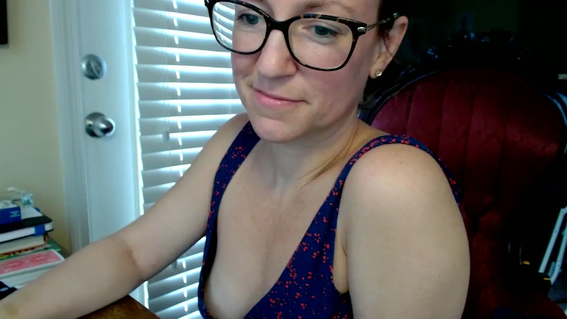 Gallery image thumbnail from AmiRobertsXO's myfreecams stream on, 08/29/2023, 14:18 image 9 of 20