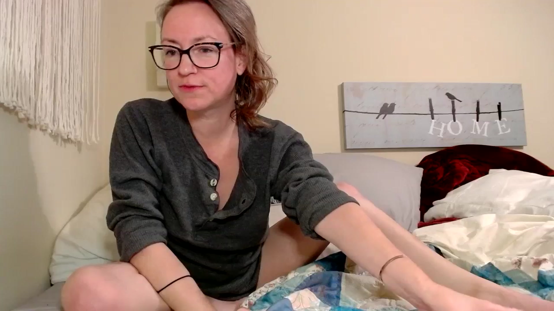 Gallery image thumbnail from AmiRobertsXO's myfreecams stream on, 10/17/2023, 11:16 image 19 of 20