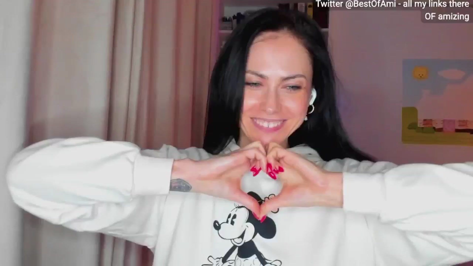 Gallery image thumbnail from AmiZing's myfreecams stream on, 02/17/2025, 21:52 image 10 of 20