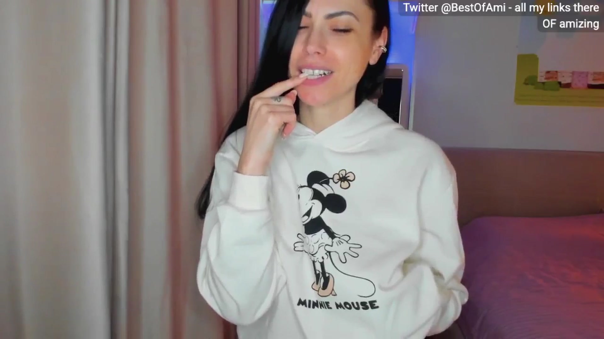Gallery image thumbnail from AmiZing's myfreecams stream on, 03/17/2025, 06:23 image 7 of 20