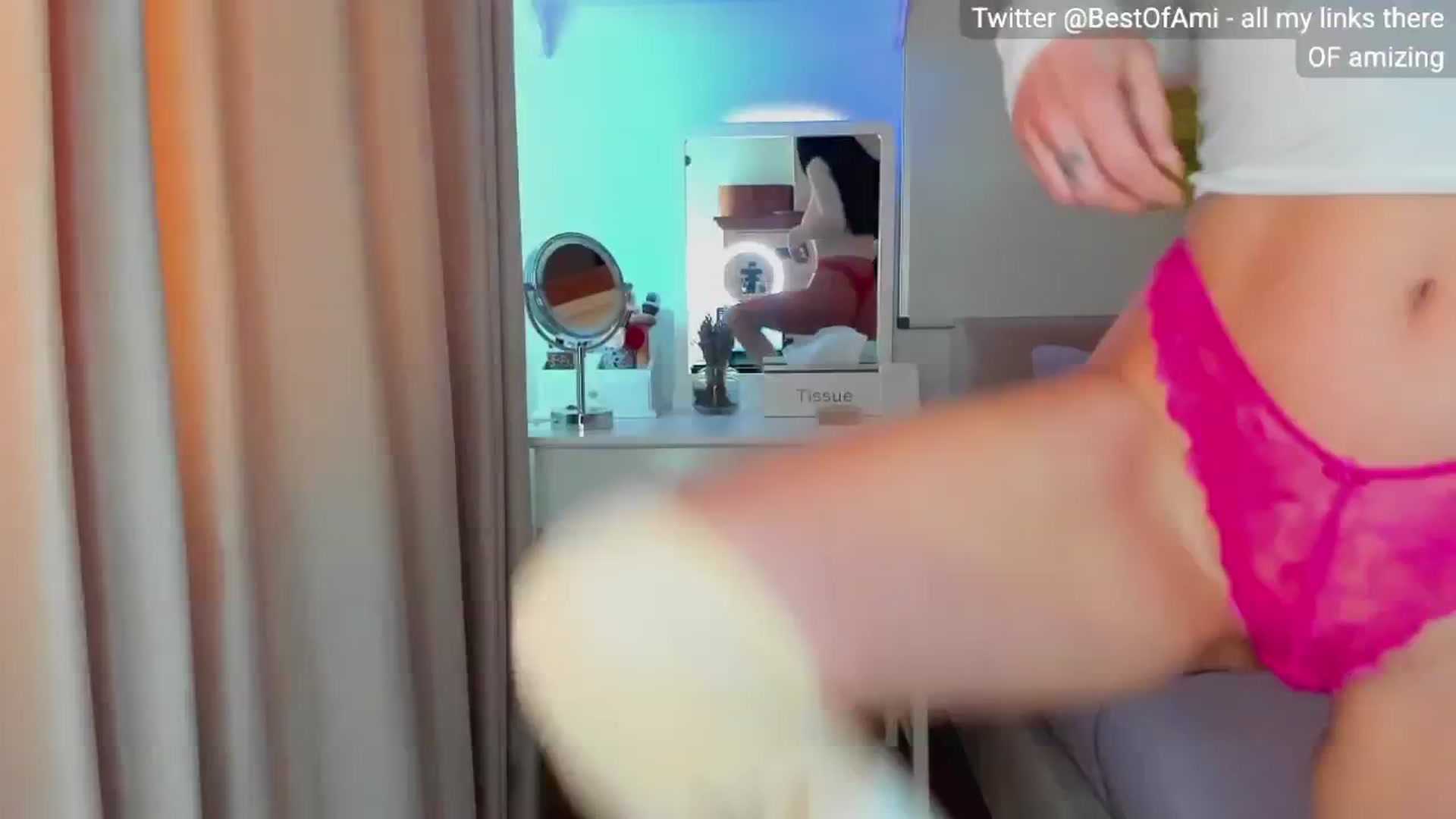 Gallery image thumbnail from AmiZing's myfreecams stream on, 04/14/2025, 05:51 image 6 of 20
