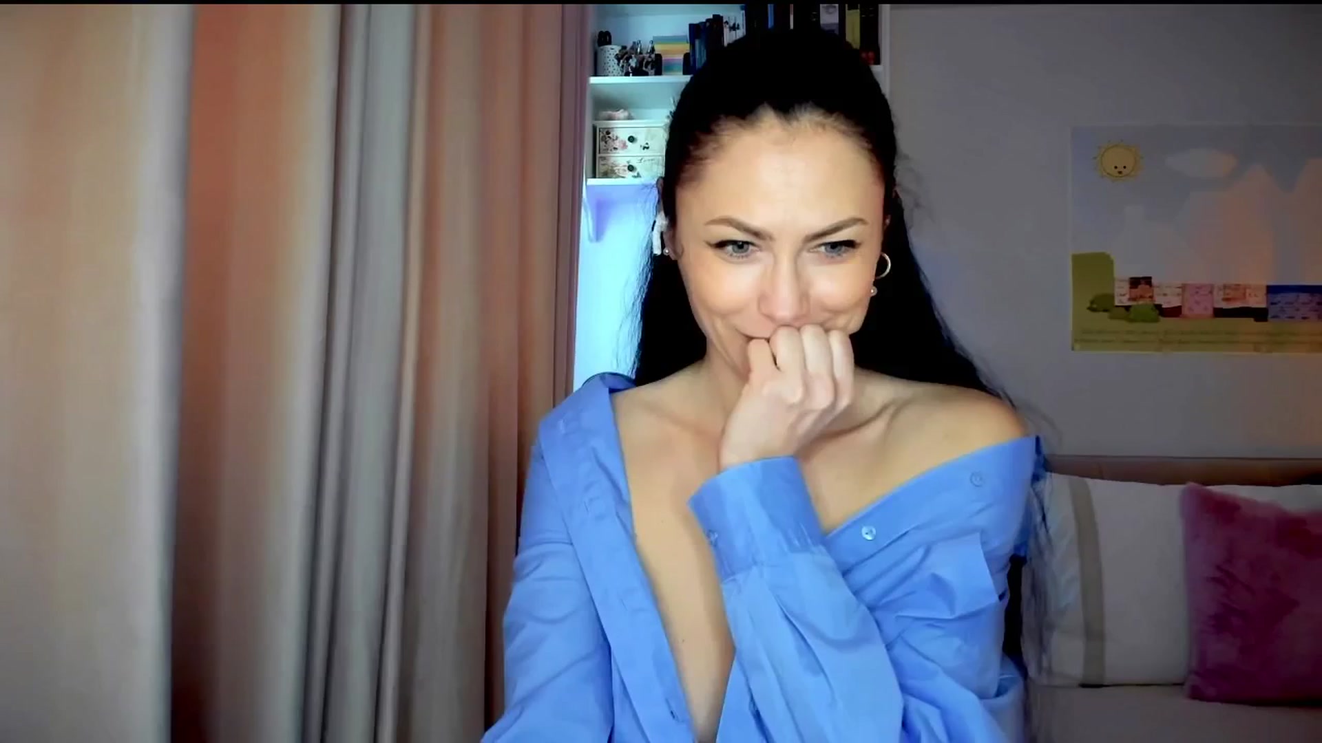 Gallery image thumbnail from AmiZing's myfreecams stream on, 03/13/2026, 06:11 image 13 of 20