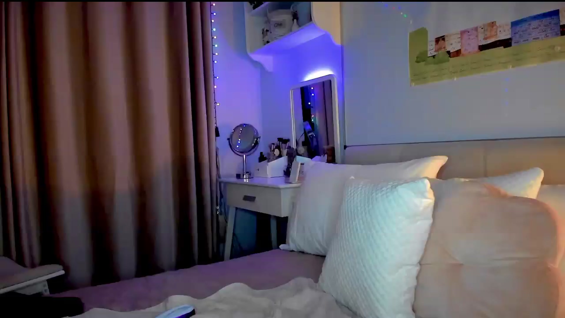 Gallery image thumbnail from AmiZing's myfreecams stream on, 06/15/2026, 19:25 image 12 of 20