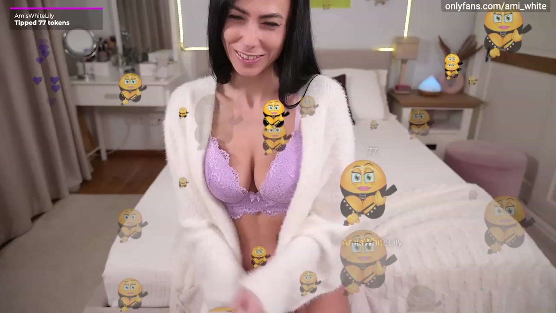 Gallery image thumbnail from Ami_White's myfreecams stream on, 11/17/2022, 17:41 image 10 of 20