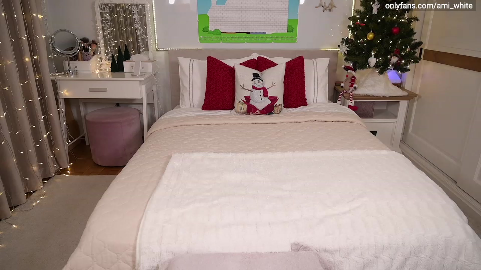 Gallery image thumbnail from Ami_White's myfreecams stream on, 12/16/2022, 18:10 image 15 of 20