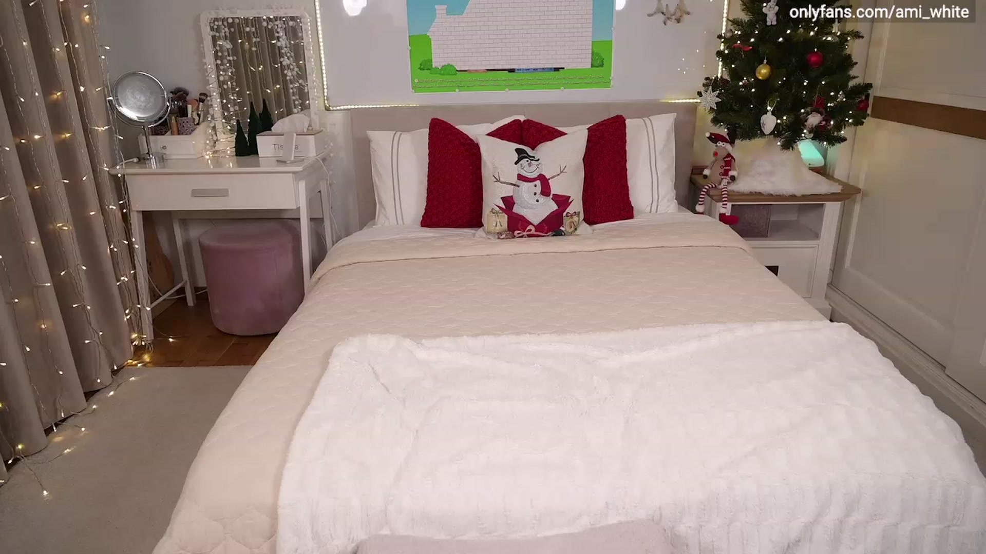Gallery image thumbnail from Ami_White's myfreecams stream on, 12/19/2022, 18:11 image 9 of 20