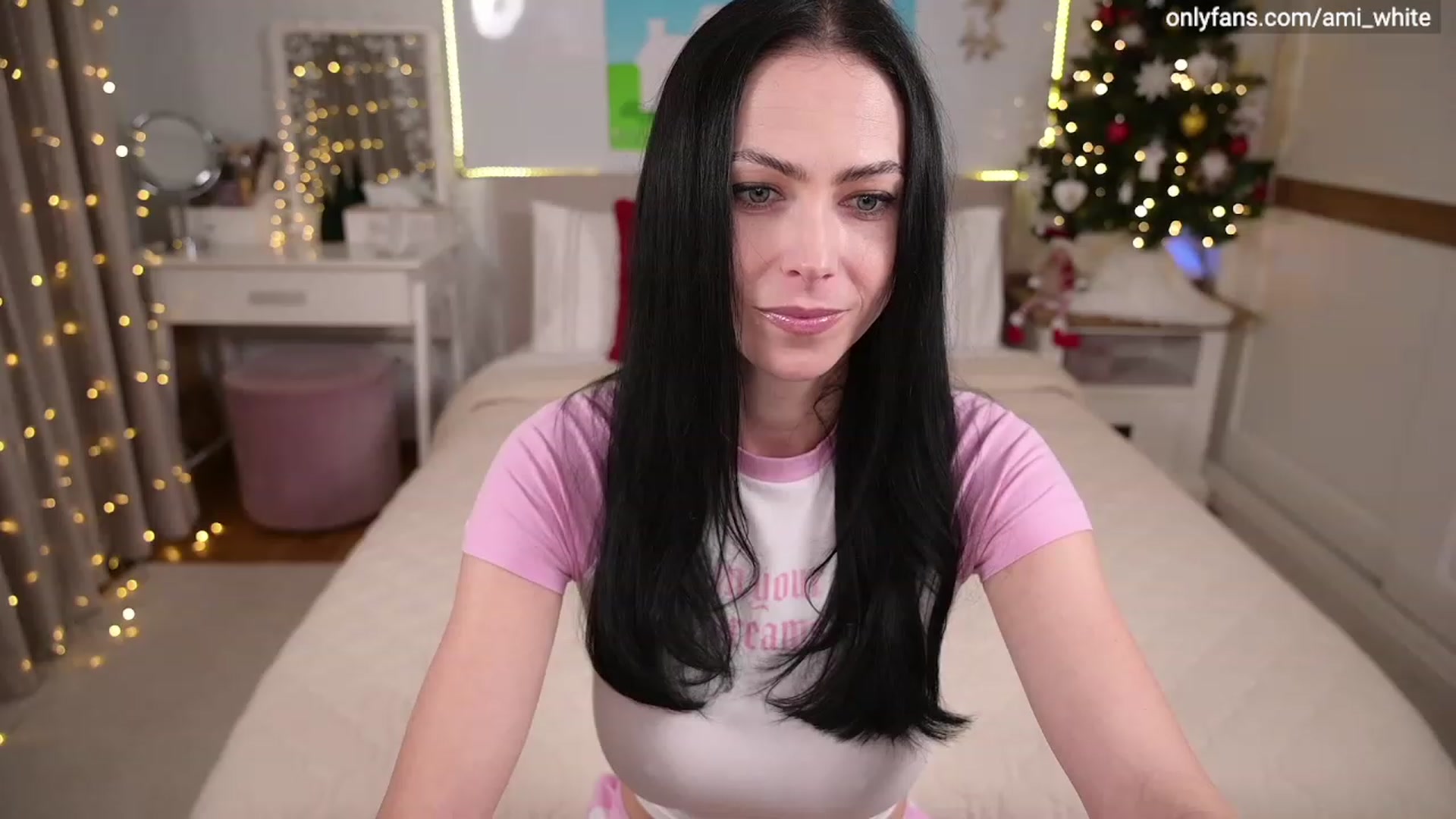 Gallery image thumbnail from Ami_White's myfreecams stream on, 01/10/2023, 15:18 image 5 of 20