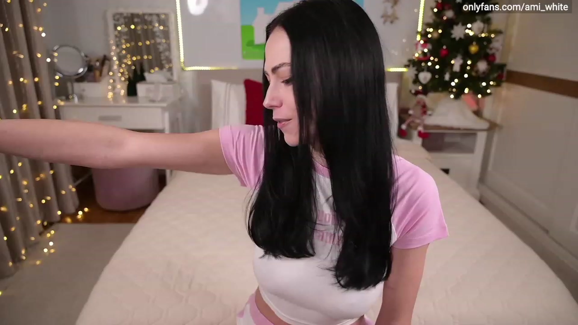 Gallery image thumbnail from Ami_White's myfreecams stream on, 01/10/2023, 15:18 image 15 of 20
