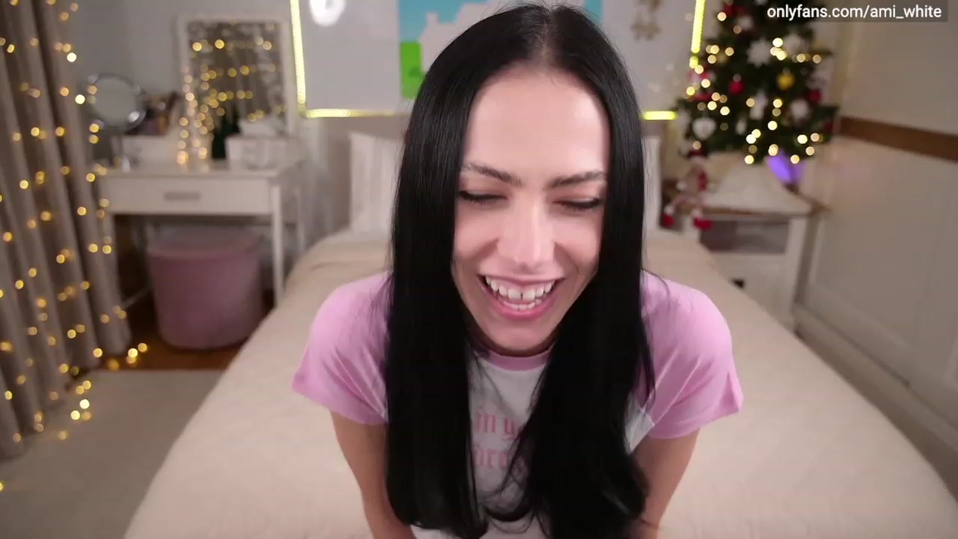 Gallery image thumbnail from Ami_White's myfreecams stream on, 01/10/2023, 19:06 image 1 of 20